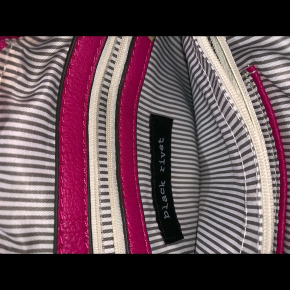 Black Rivet - Picture 5 of 5